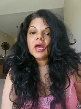 habibiforyou81 online show from June 6, 5:17 pm