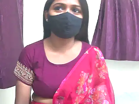 Snapshot of Queen_Priti chatting on June 1, 11:56 am Queen Priti online show from June 1, 11:56 am