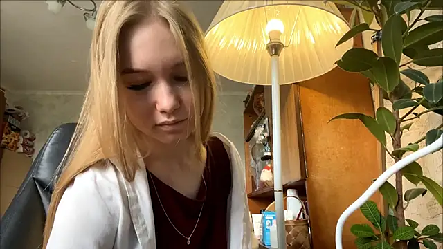 Snapshot of CastiMelion chatting on May 28, 8:00 am CastiMelion online show from May 28, 8:00 am