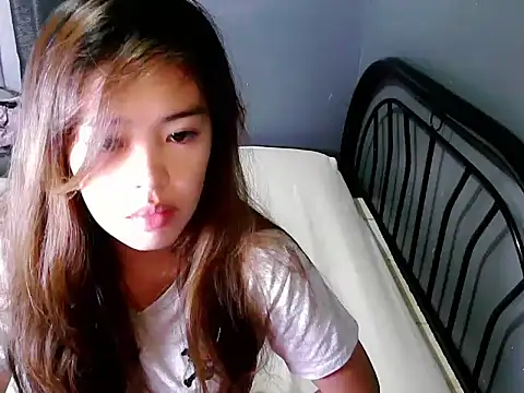 Snapshot of Kaysexwithme chatting on June 5, 9:15 am Kaysexwithme online show from June 5, 9:15 am