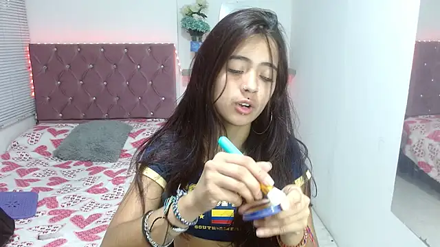 Snapshot of sofiacumgil chatting on July 7, 12:53 pm sofiacumgil online show from July 7, 12:53 pm