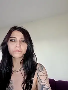 Snapshot of alynnafem chatting on June 18, 10:47 pm alynnafem online show from June 18, 10:47 pm