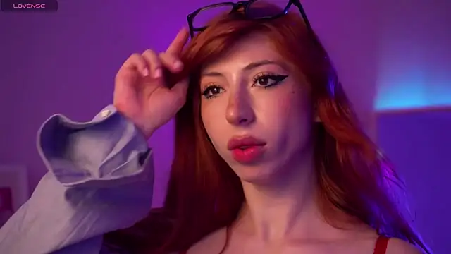 Snapshot of Mia_Daddysgirl_ chatting on June 15, 8:27 am Mia Daddysgirl online show from June 15, 8:27 am