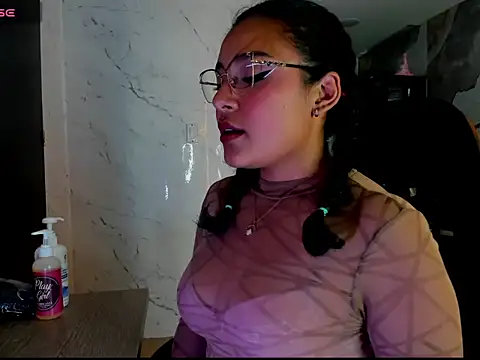 Snapshot of Taylor_tf chatting on June 1, 9:05 pm Taylor tf online show from June 1, 9:05 pm