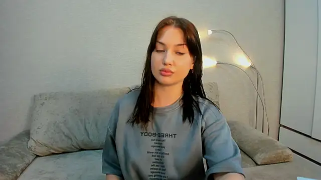Snapshot of AliciaCollinss chatting on June 6, 3:39 pm AliciaCollinss online show from June 6, 3:39 pm