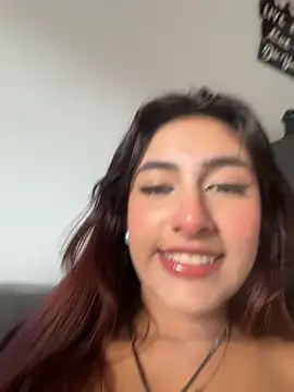 Snapshot of velariasoft_ chatting on July 17, 4:12 pm velariasoft online show from July 17, 4:12 pm
