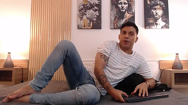 Snapshot of Diego_salvatore chatting on July 2, 2:45 pm Diego salvatore online show from July 2, 2:45 pm