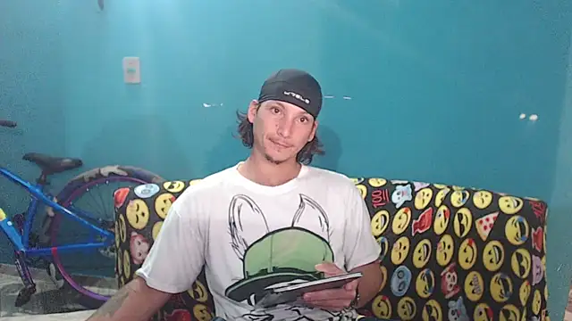 Snapshot of MrKingsaintx chatting on June 17, 1:08 am MrKingsaintx online show from June 17, 1:08 am