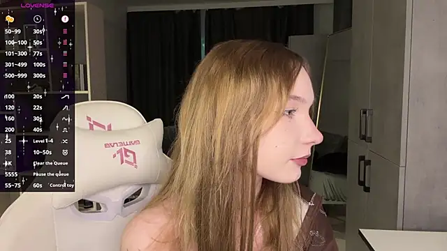 OpheliaVoss online show from July 14, 6:24 pm