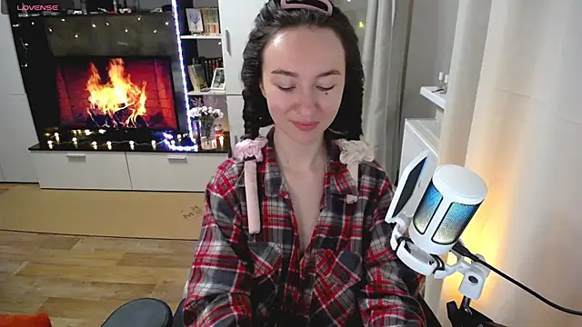 Snapshot of Maryana_Ro chatting on May 4, 9:00 pm Maryana Ro online show from May 4, 9:00 pm