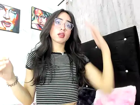 Snapshot of katalina_latin20 chatting on June 1, 11:45 am katalina latin20 online show from June 1, 11:45 am