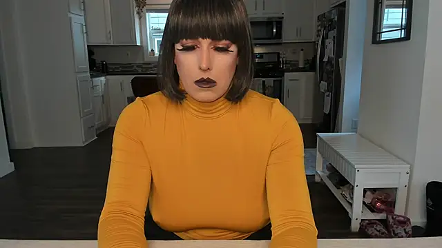 Danielle tv33 online show from December 13, 5:43 pm