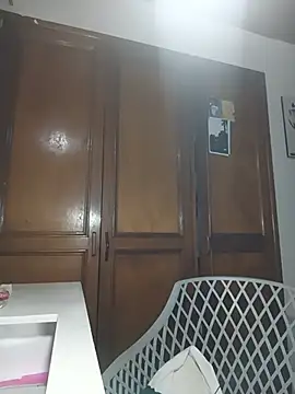 Snapshot of xcleila chatting on June 5, 3:13 am xcleila online show from June 5, 3:13 am
