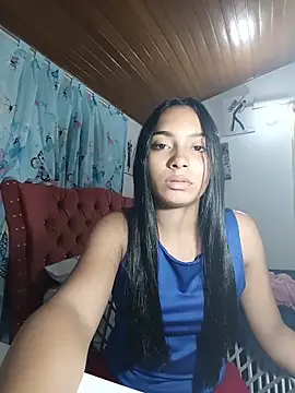 Snapshot of xcleila chatting on June 9, 4:13 am xcleila online show from June 9, 4:13 am