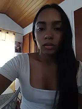 Snapshot of xcleila chatting on June 12, 8:19 pm xcleila online show from June 12, 8:19 pm