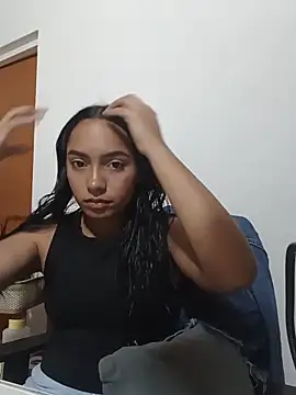 Snapshot of xcleila chatting on June 14, 2:35 am xcleila online show from June 14, 2:35 am