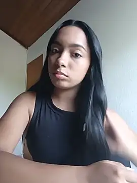 Snapshot of xcleila chatting on July 8, 9:52 pm xcleila online show from July 8, 9:52 pm