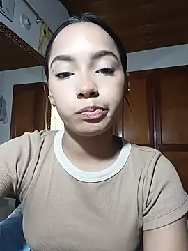 Snapshot of xcleila chatting on July 9, 9:41 pm xcleila online show from July 9, 9:41 pm
