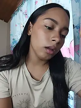 Snapshot of xcleila chatting on July 11, 5:15 pm xcleila online show from July 11, 5:15 pm