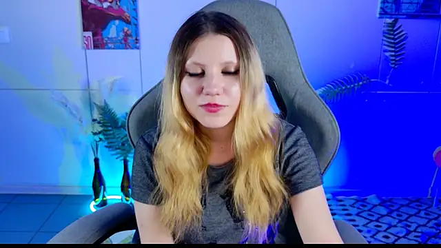 Snapshot of LilitEverly chatting on July 2, 6:47 pm LilitEverly online show from July 2, 6:47 pm