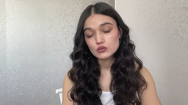 Snapshot of LisetteParajon chatting on July 16, 5:02 am LisetteParajon online show from July 16, 5:02 am
