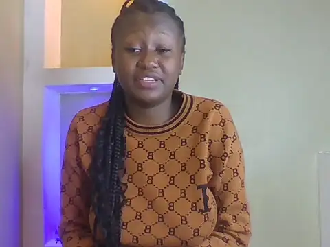 Snapshot of _Empress chatting on June 27, 12:22 pm Empress online show from June 27, 12:22 pm