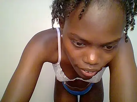 Snapshot of Sweet_quincy chatting on June 16, 9:50 pm Sweet quincy online show from June 16, 9:50 pm