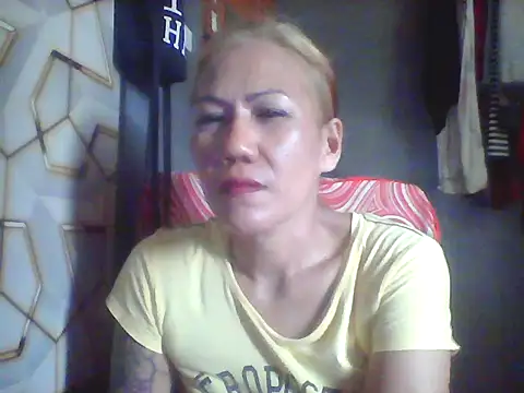 Snapshot of pinayheartaker chatting on June 22, 2:13 am pinayheartaker online show from June 22, 2:13 am