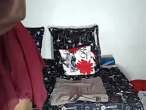 QueenBae 53 online show from August 1, 9:46 pm