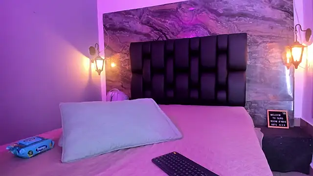 Snapshot of Cristal_quintero chatting on June 21, 12:35 am Cristal quintero online show from June 21, 12:35 am