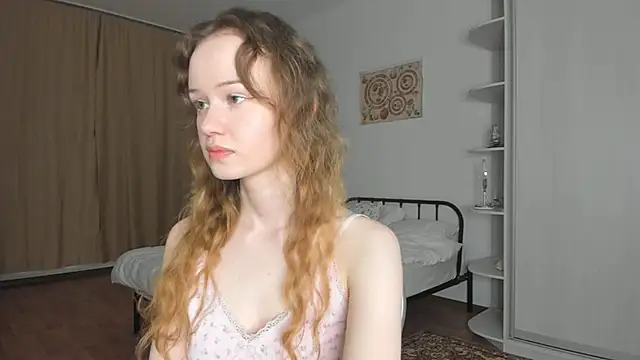 Snapshot of babymolly2 chatting on June 15, 6:43 pm babymolly2 online show from June 15, 6:43 pm