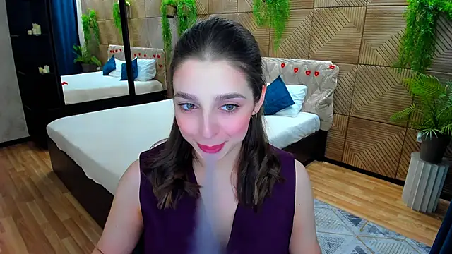 Snapshot of FlirtySpark chatting on June 13, 7:23 pm FlirtySpark online show from June 13, 7:23 pm