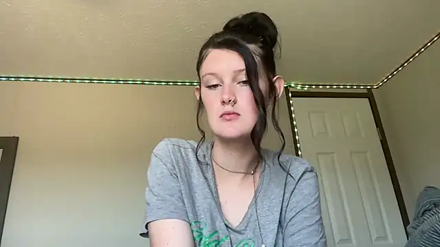 Snapshot of itsKaylaa chatting on June 8, 7:47 pm itsKaylaa online show from June 8, 7:47 pm