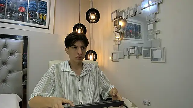 Snapshot of Marcoviolet chatting on June 4, 12:33 pm Marcoviolet online show from June 4, 12:33 pm