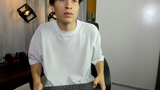 Snapshot of Marcoviolet chatting on June 27, 7:57 am Marcoviolet online show from June 27, 7:57 am