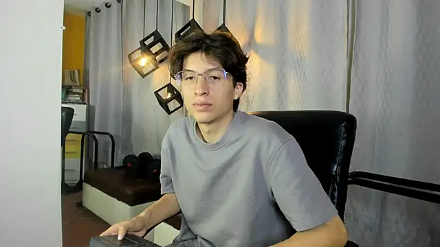 Snapshot of Marcoviolet chatting on June 27, 6:13 pm Marcoviolet online show from June 27, 6:13 pm