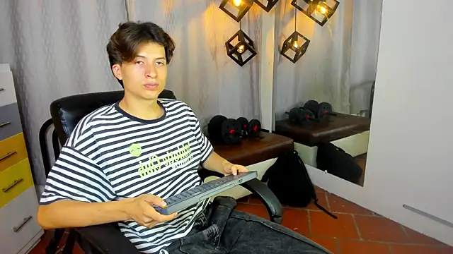Snapshot of Marcoviolet chatting on July 9, 7:40 pm Marcoviolet online show from July 9, 7:40 pm