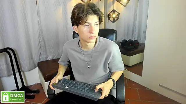 Snapshot of Marcoviolet chatting on July 15, 8:03 pm Marcoviolet online show from July 15, 8:03 pm
