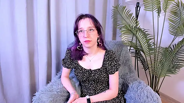 Snapshot of SierraDeliso chatting on June 2, 11:12 am SierraDeliso online show from June 2, 11:12 am