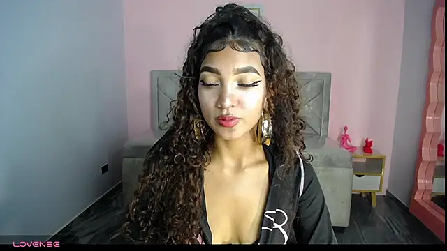 Snapshot of CamilaVixen_ch chatting on June 25, 8:24 pm CamilaVixen ch online show from June 25, 8:24 pm