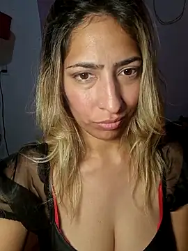 Snapshot of Angelinaxxx1995 chatting on May 27, 11:35 pm Angelinaxxx1995 online show from May 27, 11:35 pm