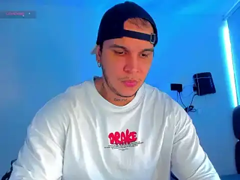 Snapshot of jacob_lautnerr chatting on July 16, 10:05 pm jacob lautnerr online show from July 16, 10:05 pm