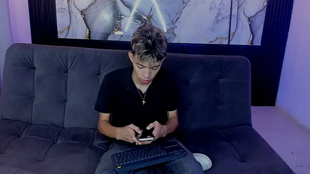 Snapshot of nico_naughtyboy chatting on June 1, 12:56 am nico naughtyboy online show from June 1, 12:56 am