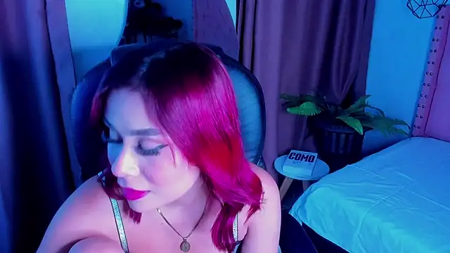 Snapshot of miafox__ chatting on July 3, 3:46 am miafox online show from July 3, 3:46 am