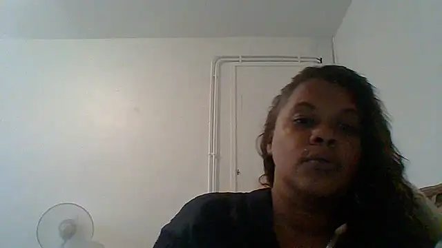 Snapshot of DOMINATRICESANDRA chatting on June 19, 8:40 am DOMINATRICESANDRA online show from June 19, 8:40 am