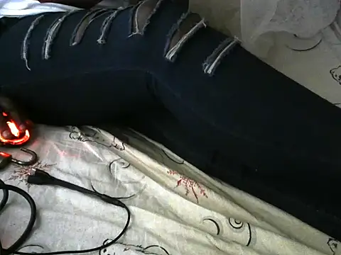 Snapshot of Queen_stallion chatting on June 2, 10:06 am Queen stallion online show from June 2, 10:06 am