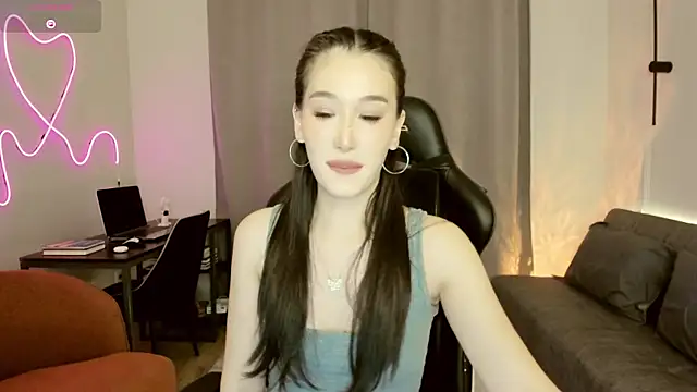 Snapshot of lilly_mighty chatting on July 1, 5:12 pm lilly mighty online show from July 1, 5:12 pm