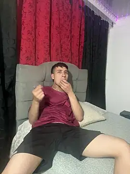 Snapshot of JULIANHOTSEX chatting on June 1, 2:46 am JULIANHOTSEX online show from June 1, 2:46 am
