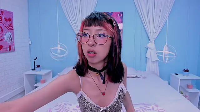 Snapshot of Venus_Rouge chatting on July 1, 3:30 am Venus Rouge online show from July 1, 3:30 am