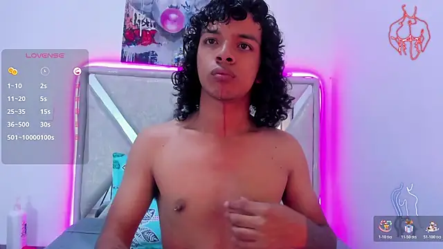 Snapshot of Lucas_cruz1 chatting on July 2, 3:23 am Lucas cruz1 online show from July 2, 3:23 am